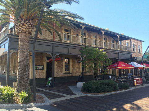 Grosvenor Hotel - Accommodation Mooloolaba 13