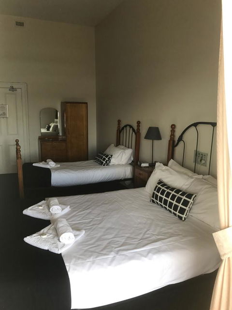 Grosvenor Hotel - Accommodation Mooloolaba 1