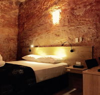 The Lookout Cave Underground Motel - Accommodation Mooloolaba