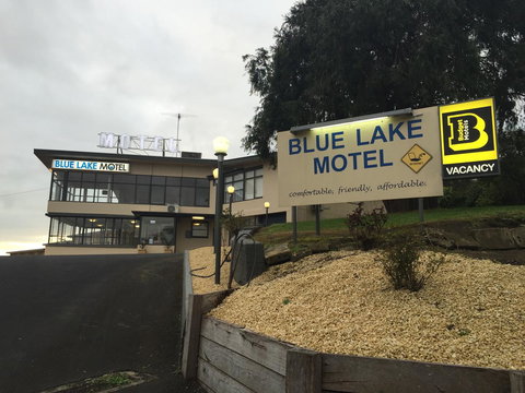 Blue Lake Motel - Accommodation Mooloolaba 0