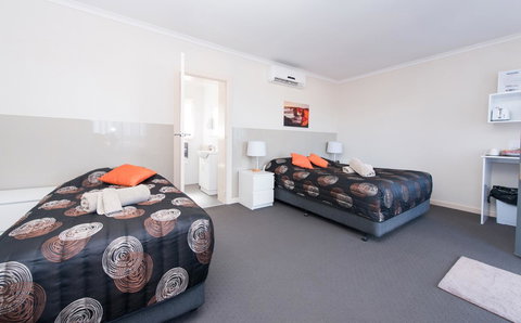 Blue Lake Motel - Accommodation Mooloolaba 1