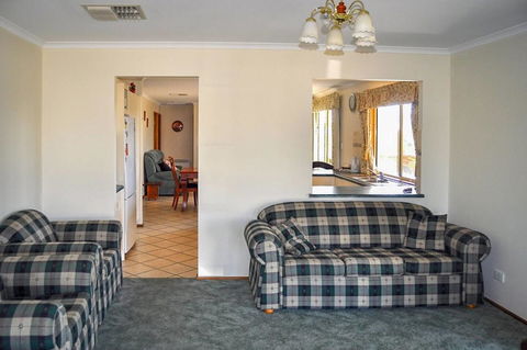 Baywatch - Accommodation Mooloolaba 5