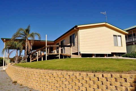 Baywatch - Accommodation Mooloolaba 14