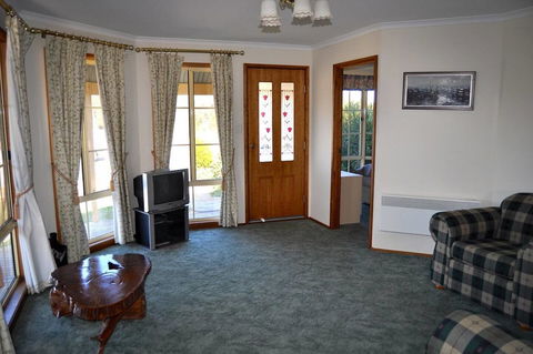 Baywatch - Accommodation Mooloolaba 6