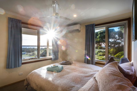 Southern Ocean Lookout - Accommodation Mooloolaba 4