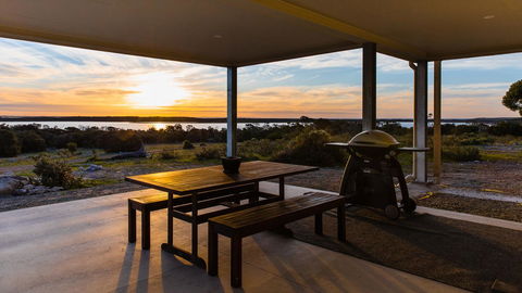 Southern Ocean Lookout - Accommodation Mooloolaba 12