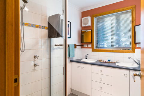 Southern Ocean Lookout - Accommodation Mooloolaba 10