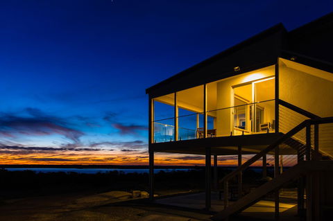 Southern Ocean Lookout - Accommodation Mooloolaba 0