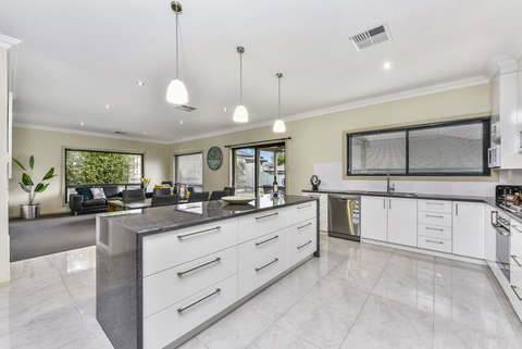 Accommodation On Lansell 2 - Accommodation Mooloolaba 4