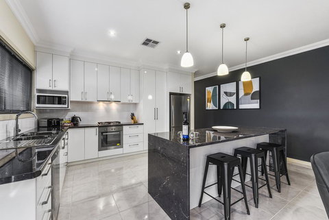 Accommodation On Lansell 2 - Accommodation Mooloolaba 0