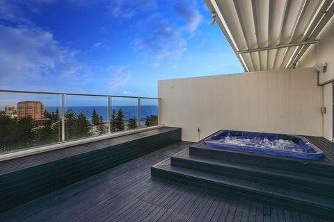 Glenelg Skyline Penthouse - Accommodation Mooloolaba 2