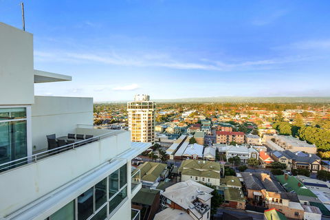 Glenelg Skyline Penthouse - Accommodation Mooloolaba 17