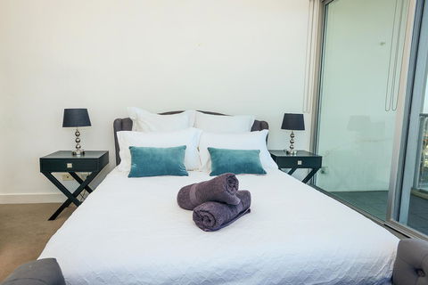 Glenelg Skyline Penthouse - Accommodation Mooloolaba 20