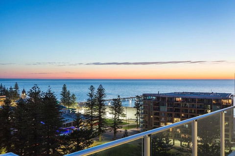 Glenelg Skyline Penthouse - Accommodation Mooloolaba 32