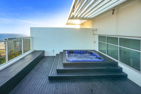 Glenelg Skyline Penthouse - Accommodation Mooloolaba 15