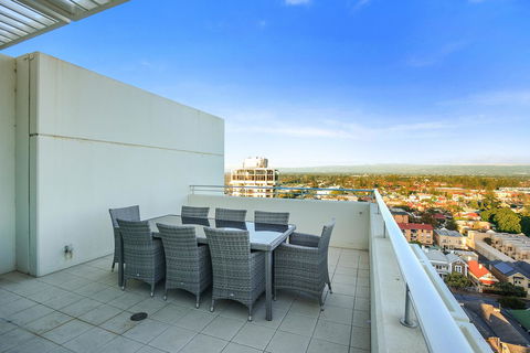 Glenelg Skyline Penthouse - Accommodation Mooloolaba 6