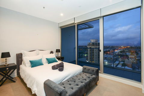 Glenelg Skyline Penthouse - Accommodation Mooloolaba 33