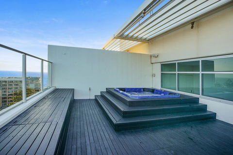 Glenelg Skyline Penthouse - Accommodation Mooloolaba 16