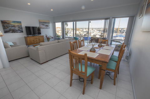 Marina Reflections - Accommodation Mooloolaba 2