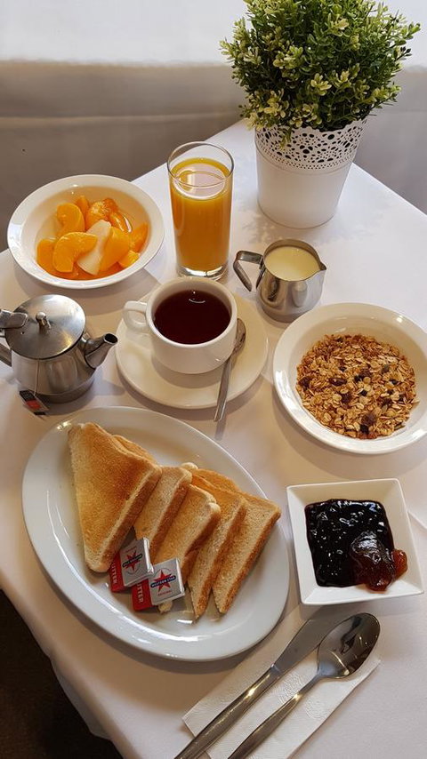 Abcot Inn - Accommodation Mooloolaba 1