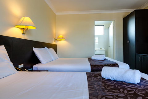 Abcot Inn - Accommodation Mooloolaba 11