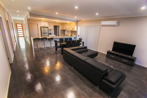 Serene Shores - Accommodation Mooloolaba 2