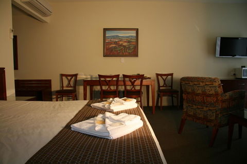 Strath Motel - Accommodation Mooloolaba 9