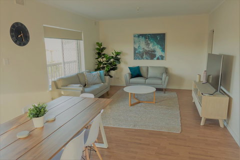 Henley Beach South, Amazing Views, Huge Private Balcony! - Accommodation Mooloolaba 5