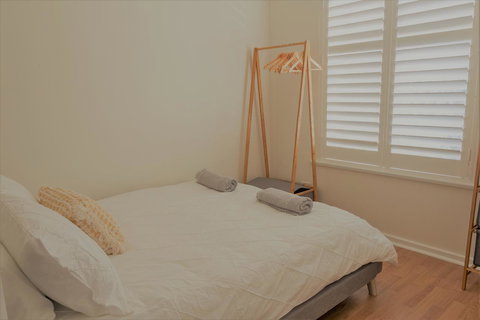 Henley Beach South, Amazing Views, Huge Private Balcony! - Accommodation Mooloolaba 4