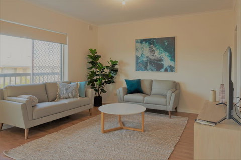 Henley Beach South, Amazing Views, Huge Private Balcony! - Accommodation Mooloolaba 2