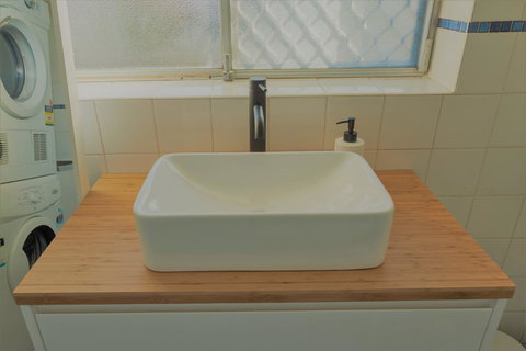 Henley Beach South, Amazing Views, Huge Private Balcony! - Accommodation Mooloolaba 17