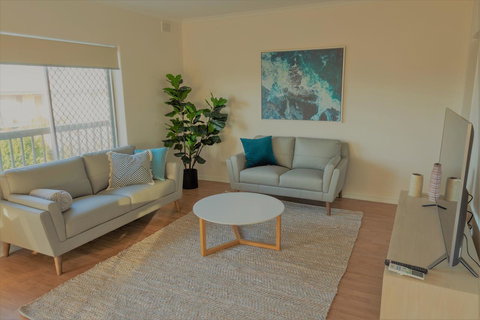 Henley Beach South, Amazing Views, Huge Private Balcony! - Accommodation Mooloolaba 18