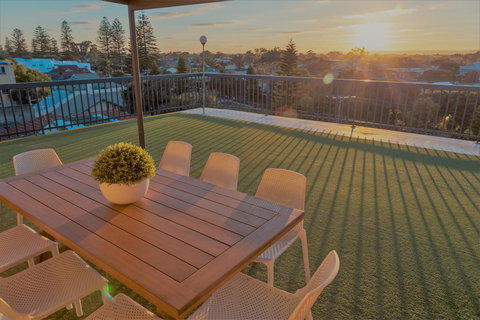 Henley Beach South, Amazing Views, Huge Private Balcony! - Accommodation Mooloolaba 0