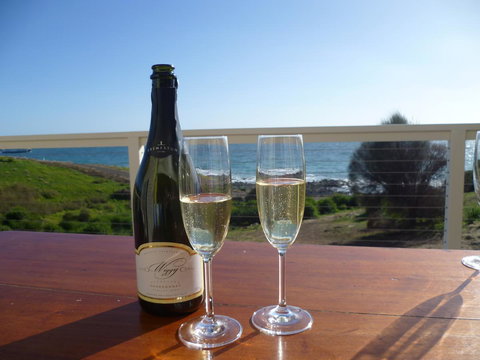 Ashendens At Penneshaw - Accommodation Mooloolaba 7