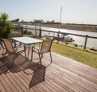 Waterfront on Jefferson at Wellington Marina SA - Accommodation Mooloolaba