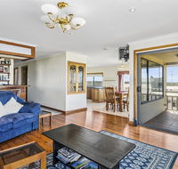Rocks Retreat House with Sea Views - Accommodation Mooloolaba