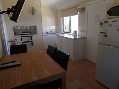 Lazy Lobster Holiday Units & Chalets - Accommodation Mooloolaba 6