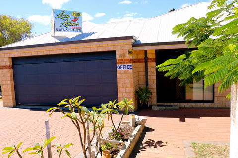 Lazy Lobster Holiday Units & Chalets - Accommodation Mooloolaba 17