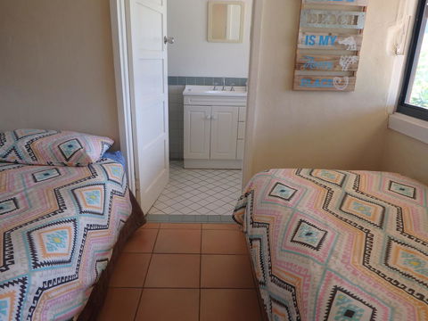 Lazy Lobster Holiday Units & Chalets - Accommodation Mooloolaba 2