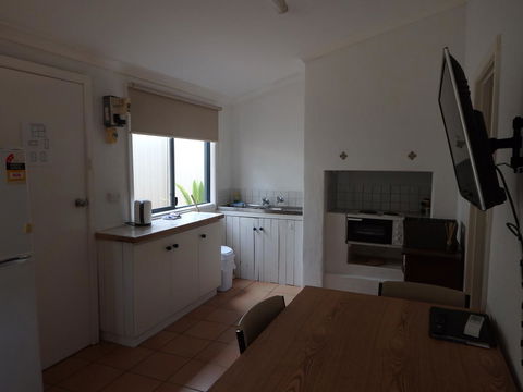 Lazy Lobster Holiday Units & Chalets - Accommodation Mooloolaba 16