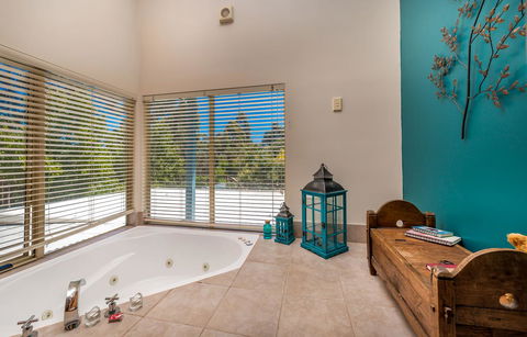 Chimes Spa Retreat - Accommodation Mooloolaba 9