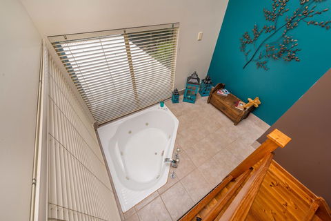 Chimes Spa Retreat - Accommodation Mooloolaba 11