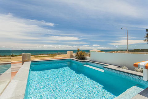 Cottesloe Beach House I - Accommodation Mooloolaba 2