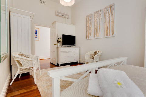 Cottesloe Beach House I - Accommodation Mooloolaba 13