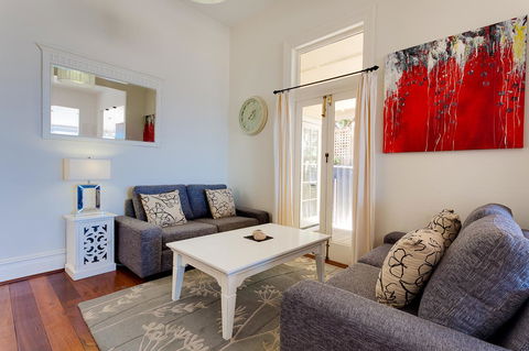 Cottesloe Beach House I - Accommodation Mooloolaba 10
