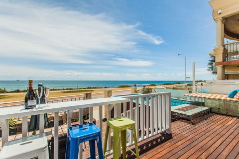 Cottesloe Beach House I - Accommodation Mooloolaba 11