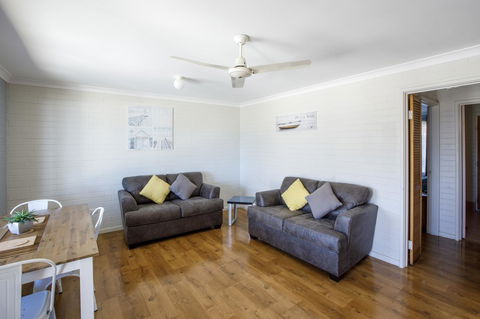 Shark Bay Seafront Apartments - Accommodation Mooloolaba 14