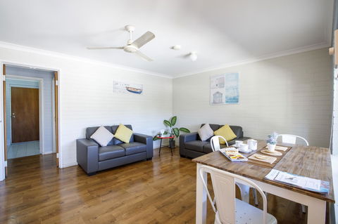 Shark Bay Seafront Apartments - Accommodation Mooloolaba 41