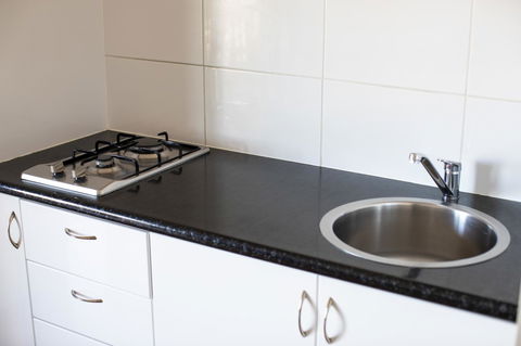 Shark Bay Seafront Apartments - Accommodation Mooloolaba 15