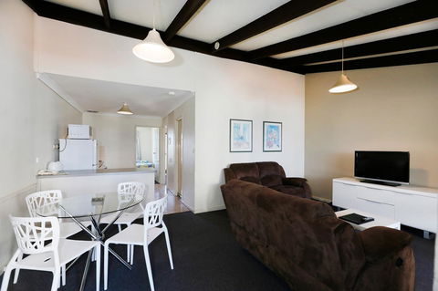 West Beach Lagoon 123 - Location & Views!!! - Accommodation Mooloolaba 8